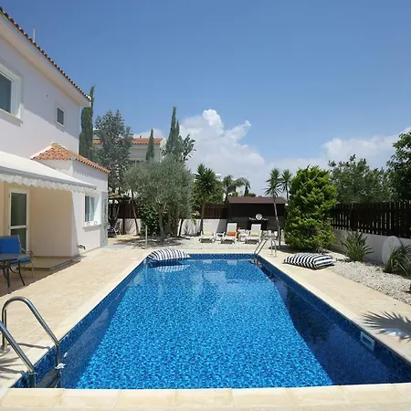 Unique Luxurious * Ajía Nápa